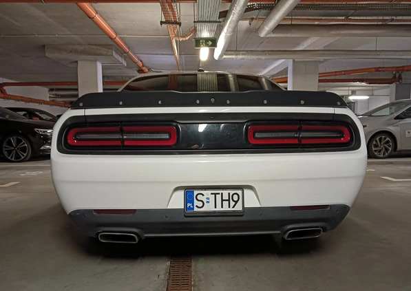 Dodge Challenger cena 175000 przebieg: 110000, rok produkcji 2019 z Katowice małe 137